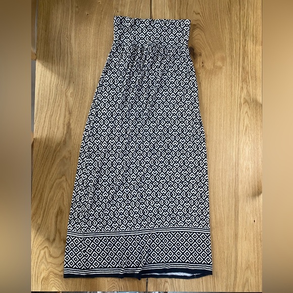 COPY - Max Studios Black And White Pattern Maxi Skirt - Picture 4 of 4